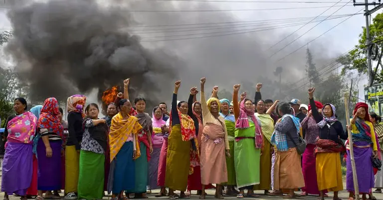 উত্তপ্ত মণিপুর: বিক্ষোভ-সংঘর্ষে ফের অস্থিরতা, ৫ দিনের শাটডাউন ঘোষণা