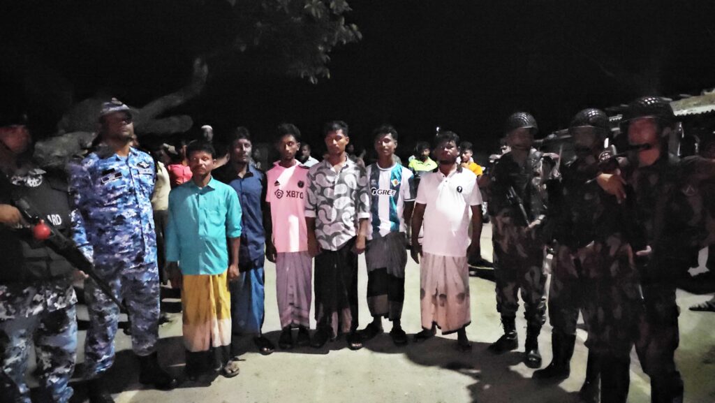 আরাকান আর্মির কবল থেকে মুক্ত ১৪ জেলে, নির্যাতনের অভিযোগ