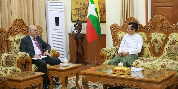 পশ্চিমা নিষেধাজ্ঞার মধ্যেই রাশিয়া ও থাইল্যান্ডের সঙ্গে অর্থনৈতিক সম্পর্ক জোরদারের চেষ্টা মিয়ানমারের