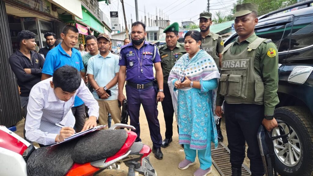 বাঘাইছড়িতে জ্বালানি তেলের কৃত্রিম সংকট রোধে মোবাইল কোর্ট, ৪ মোটরসাইকেল চালককে জরিমানা