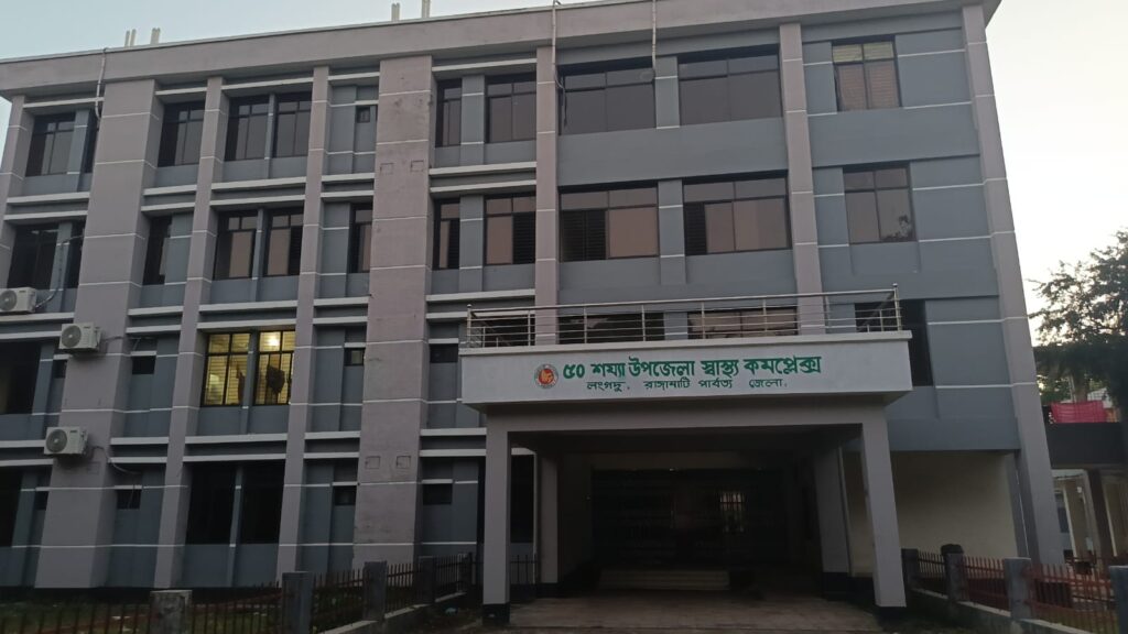 লংগদুতে এ্যম্বুলেন্স চালক রতন চাকমার অবহেলায় তিন দিনের শিশুর মৃত্যুর অভিযোগ