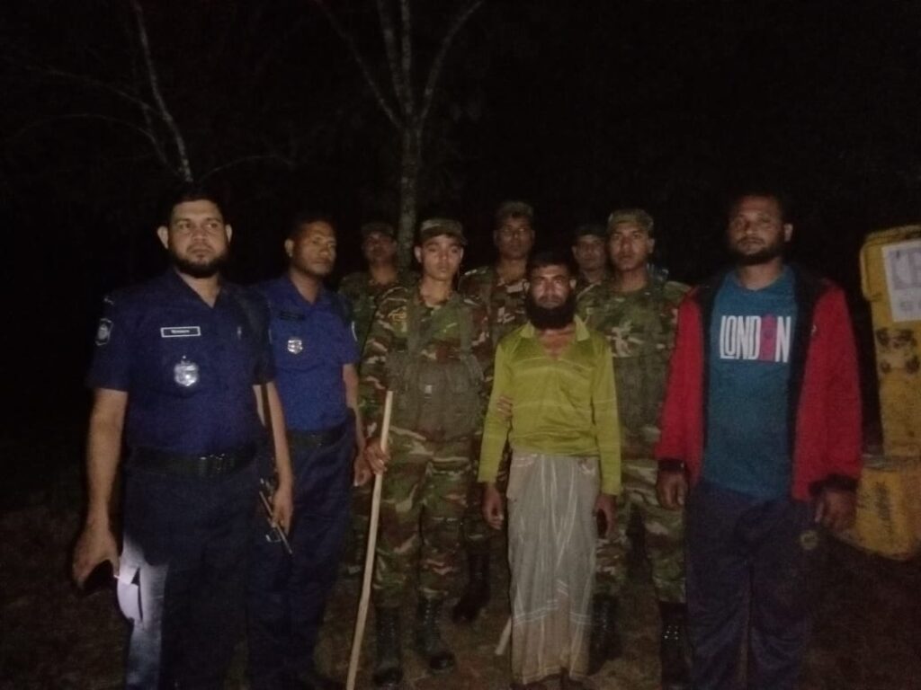 খাগড়াছড়ির দিঘীনালায় অবৈধভাবে টিলা কাটার অভিযোগে আটক ২