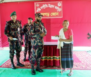রামগড়ে অসহায়দের পাশে দাঁড়াল বিজিবি, উৎসব উদযাপনসহ শিক্ষা-চিকিৎসায় সহায়তা প্রদান