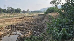 বন্ধ ঘোষণার পরও চেঙ্গী নদী থেকে বালু উত্তোলন, তিনজনের কারাদণ্ড