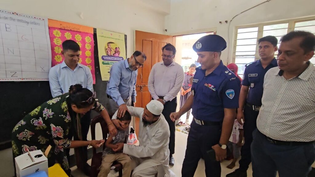 বান্দরবানে শুরু হাম-রুবেলা টিকাদান ক্যাম্পেইন, লক্ষ্য ৬০ হাজারের বেশি শিশু