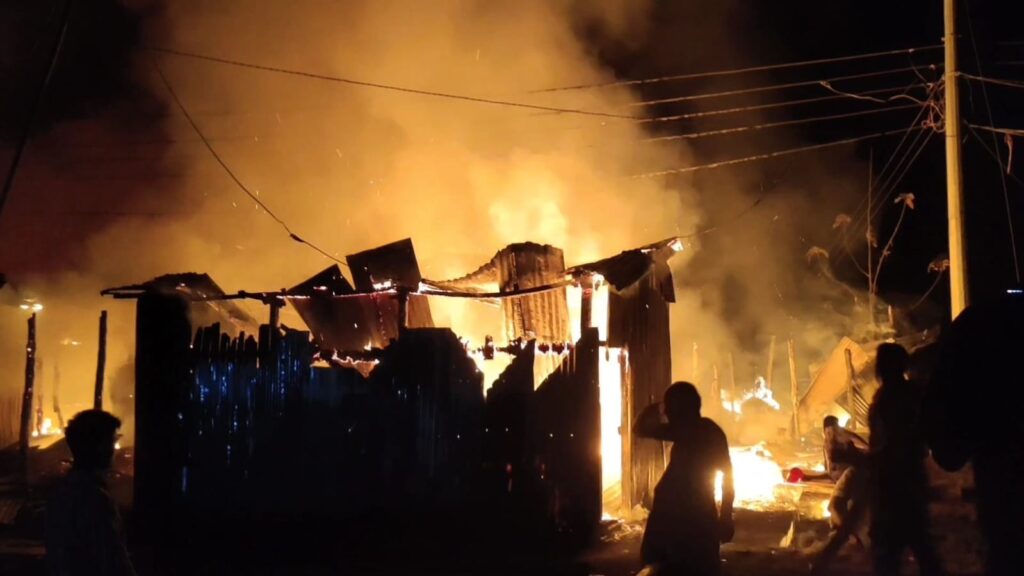 বান্দরবানের রোয়াংছড়িতে ভয়াবহ অগ্নিকাণ্ডে ৩ বসতঘর ও গরুর খামার পুড়ে ছাই