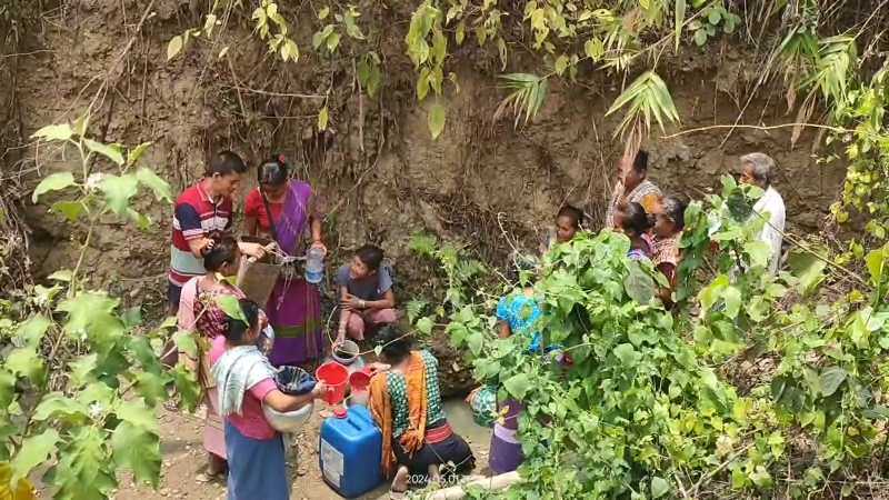 শুকিয়ে যাচ্ছে পাহাড়ি জীবনের জলধারা: বাঘাইছড়ির শতাধিক গ্রামে বিশুদ্ধ পানির তীব্র সংকট