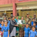 চৌংড়াছড়ি ও ধুমনীঘাট বিদ্যালয়ে ক্রীড়া সামগ্রী বিতরণ করল সেনাবাহিনীর মহালছড়ি জোন