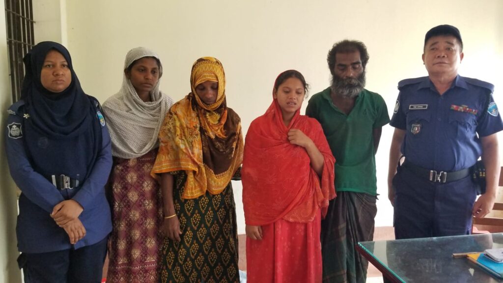 মহালছড়িতে সেনাবাহিনী-পুলিশের যৌথ অভিযানে গাঁজাসহ ৫ মাদক কারবারি আটক