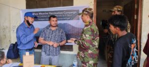 দুর্গম কুরুকপাতায় টিকাদান ও চিকিৎসা কার্যক্রমে নিরাপত্তা দিয়ে মানবিক দৃষ্টান্ত সেনাবাহিনীর