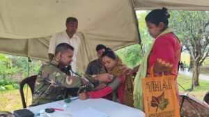 ঝড়-বৃষ্টি উপেক্ষা করে দুর্গম পাহাড়ে সেনাবাহিনীর মহালছড়ি জোনের চিকিৎসা সেবা