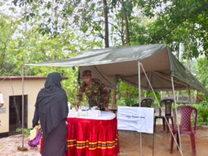 ঝড়-বৃষ্টি উপেক্ষা করে দুর্গম পাহাড়ে সেনাবাহিনীর মহালছড়ি জোনের চিকিৎসা সেবা