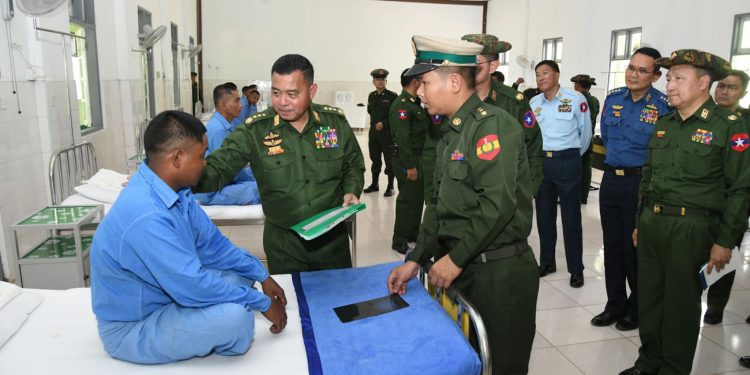 মাঠ পরিদর্শনে মিয়ানমারের নতুন সেনাপ্রধান, প্রতিরোধ ঘাঁটি ঘিরে অভিযানের ইঙ্গিত