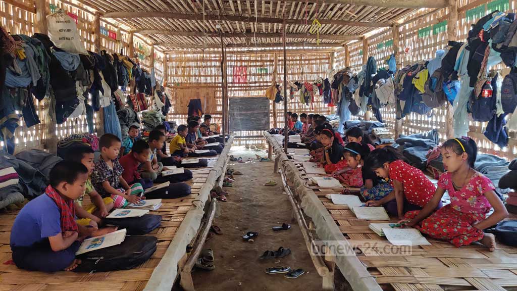 আলীকদমের দুর্গম পাহাড়ের হোস্টেল বিদ্যালয়ে ফেরাচ্ছে পাহাড়ি শিশুদের