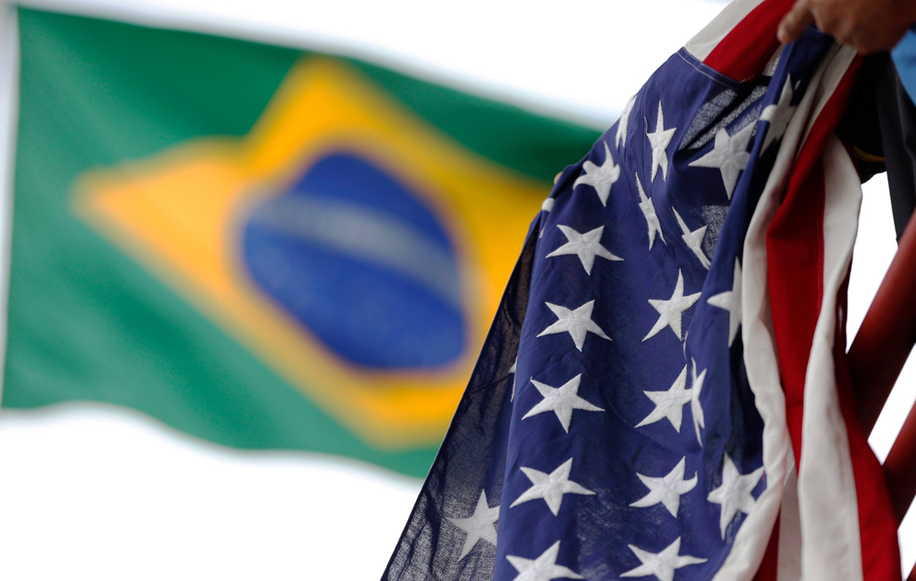 ব্রাজিলে সহস্রাধিক মার্কিন অস্ত্র ও দেড় টন মাদক জব্দ, খবর রয়টার্সের