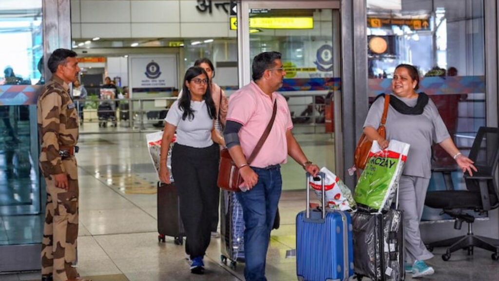 নিজেদের সব নাগরিককে ইরান ছাড়তে বললো ভারত