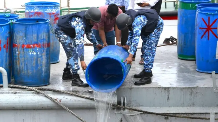 চট্টগ্রামে ৬ কোটি টাকার চিংড়ির রেণু জব্দের পর কর্ণফুলী নদীতে অবমুক্ত করল কোস্ট গার্ড