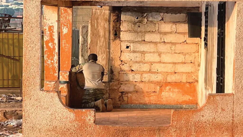 মালির রাজধানীসহ একাধিক স্থানে বন্দুকধারীদের হামলা, জানিয়েছে সেনাবাহিনী