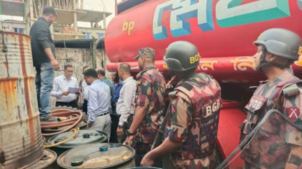গ্যারেজে ৯ হাজার ও বাসা বাড়িতে মিললো ৫ হাজার লিটার জ্বালানি তেল