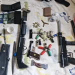 চট্টগ্রামে গোয়েনদা পুলিশের অভিযানে অত্যাধুনিক অস্ত্রসহ ‘শীর্ষ সন্ত্রাসী’ মনা গ্রেপ্তার