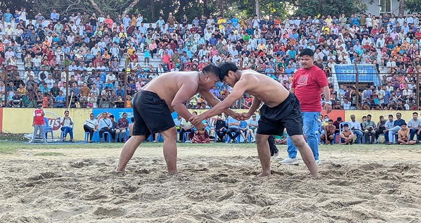 রাঙামাটিতে বর্ষবরণ উৎসবে ঐতিহ্যের রঙ: জমজমাট বলি খেলায় দর্শকদের ঢল