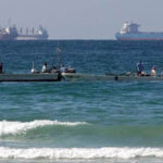 হরমুজে অচলাবস্থা: ২ হাজার জাহাজসহ ২০ হাজার নাবিক আটকা, বিশ্ব অর্থনীতিতে নতুন সংকট