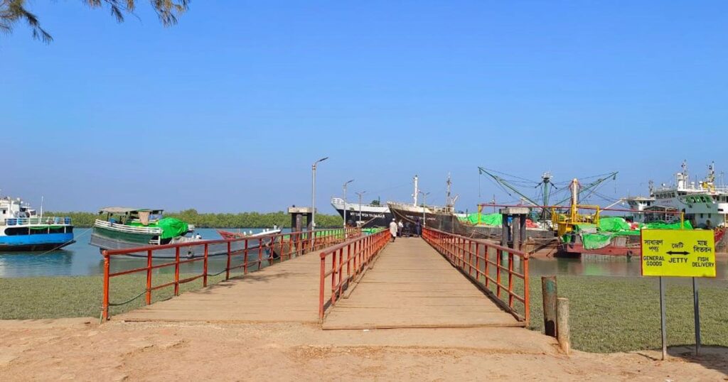 মিয়ানমারের ব্যাংকে আটকে আছে বাংলাদেশী ব্যবসায়ীদের ৯০ লাখ মার্কিন ডলার