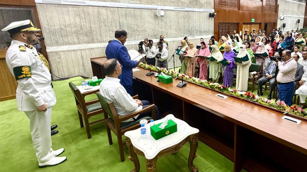শপথ নিলেন সংরক্ষিত নারী আসনের ৪৯ এমপি