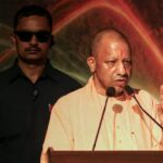 উত্তর প্রদেশের রাস্তায় নামাজ পড়া নিয়ে যোগী আদিত্যনাথের হুঁশিয়ারি