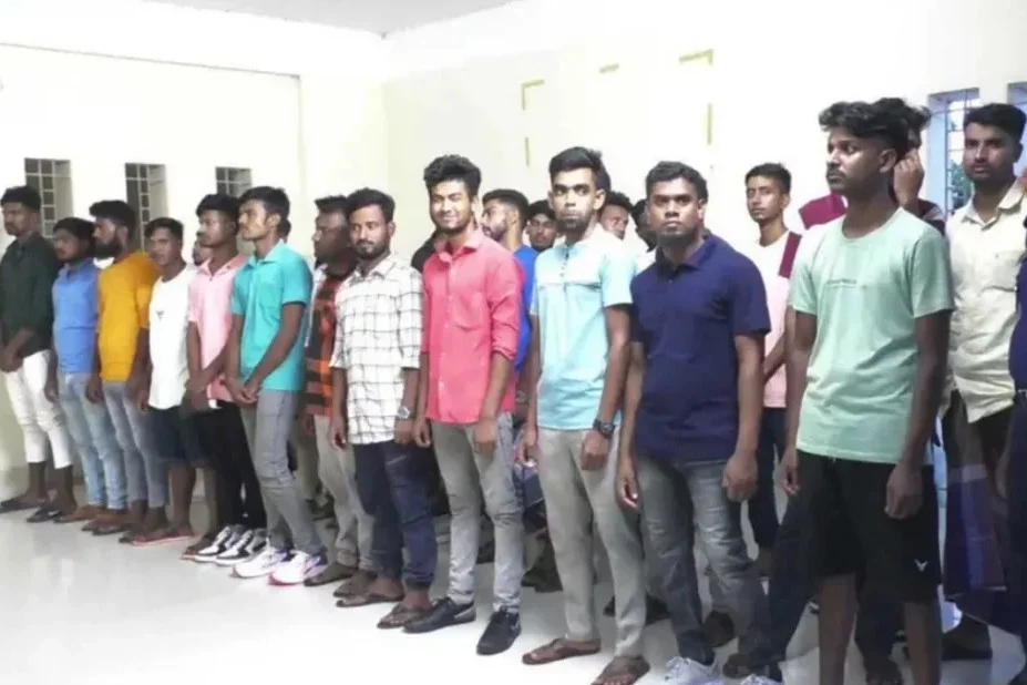 ভারতে ১৭ মাস কারাভোগ শেষে দেশে ফিরলেন ৩৬ বাংলাদেশি