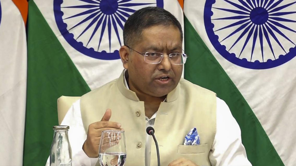 সীমান্তের নিরাপত্তা রক্ষা আমাদের অগ্রাধিকার, কাঁটাতারের বেড়া প্রসঙ্গে জয়সওয়াল