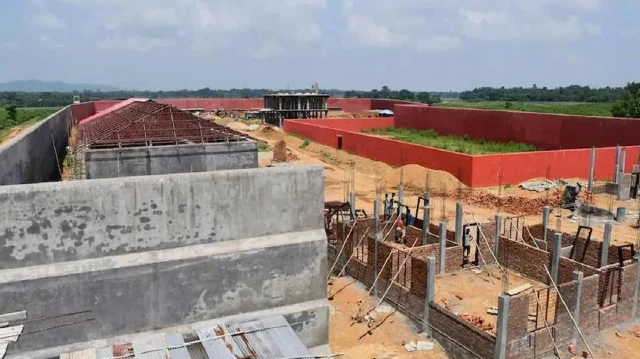 কাঁটাতারের ওপারে ডিটেনশন ক্যাম্প বানাচ্ছে পশ্চিমবঙ্গ!