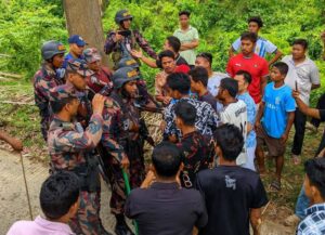 বান্দরবানের থানচিতে ৫ বছরের শিশুকে ধর্ষণের অভিযোগে যুবক আটক, থানা ঘেরাওয়ের চেষ্টা