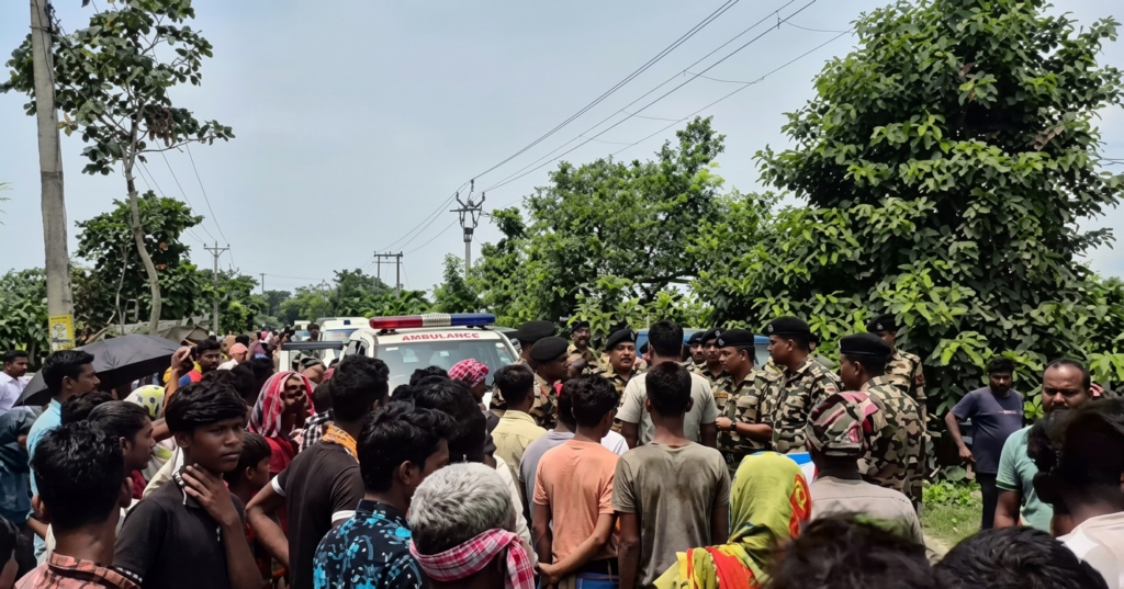 সীমান্তবর্তী কৃষিজমিতে বিএসএফ ক্যাম্প নির্মাণের পরিকল্পনার বিরুদ্ধে মুর্শিদাবাদে বিক্ষোভ