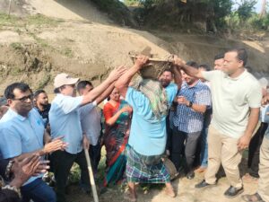 গুইমারায় জলাবদ্ধতা ও সেচ সংকট নিরসনে তৈমাতাই-পিলাক খাল পুনঃখনন কাজের উদ্বোধন