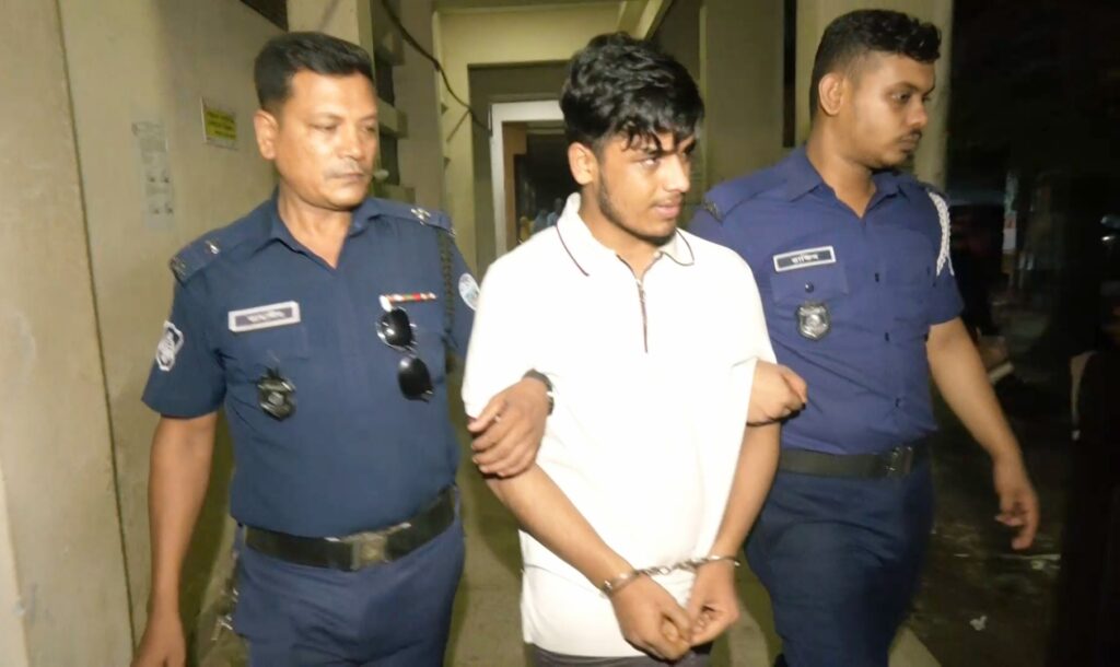 রোহিঙ্গা ক্যাম্পে অশনি সংকেত: আধিপত্য বিস্তারে বেড়েছে সশস্ত্র তৎপরতা