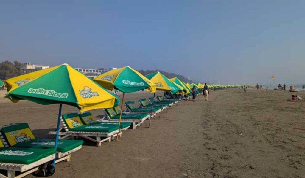 ঈদের আগে মন্দায় কক্সবাজারের পর্যটন, হতাশ ক্ষুদ্র ব্যবসায়ীরা