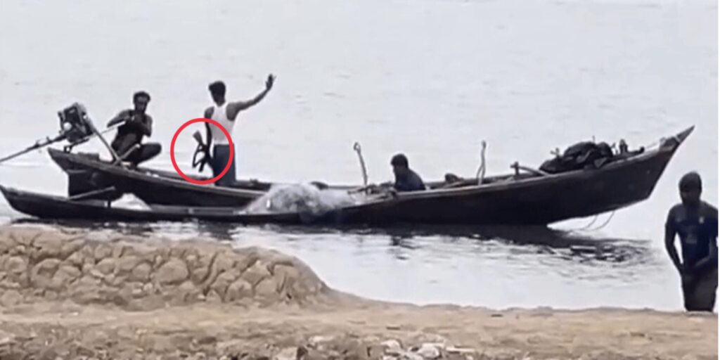 নাফ নদীতে সশস্ত্র রোহিঙ্গা সন্ত্রাসীদের গুলি, পাল্টা গুলি বিজিবির