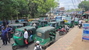 রাঙামাটিতে ছাত্রদলের নতুন কমিটি বাতিলের দাবিতে বিক্ষোভ, সড়ক অবরোধ