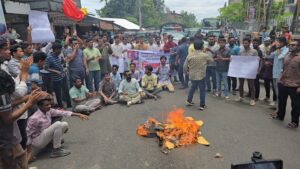 রাঙামাটিতে ছাত্রদলের নতুন কমিটি বাতিলের দাবিতে বিক্ষোভ, সড়ক অবরোধ
