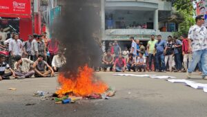 রাঙামাটিতে ছাত্রদলের নতুন কমিটি বাতিলের দাবিতে বিক্ষোভ, সড়ক অবরোধ