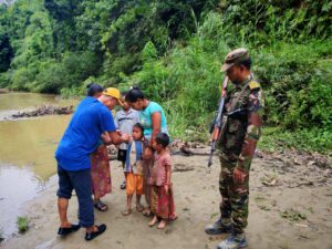 আলীকদম সেনা জোনের সমন্বয়ে দুর্গম পাহাড়ে হাম-রুবেলা টিকাদানে গতি