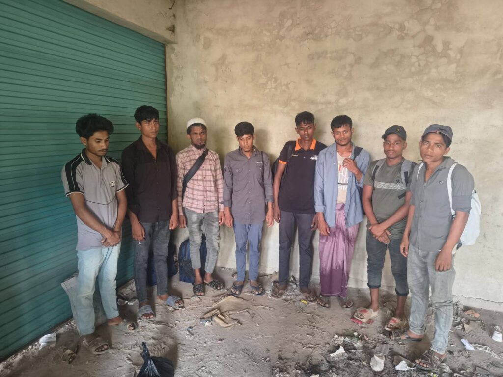 কাজের খোঁজে পাহাড়ে প্রবেশ, বান্দরবানে সেনা অভিযানে ৮ রোহিঙ্গা আটক