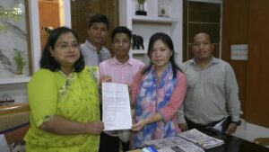 নানিয়ারচর উপজেলায় প্রাথমিক শিক্ষক বদলির প্রতিবাদে রাঙামাটিতে মানববন্ধন