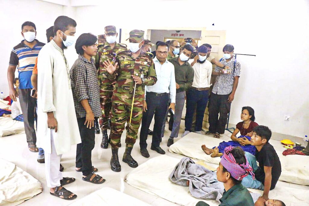 আলীকদমে হাম-রুবেলা পরিস্থিতি মোকাবিলায় স্বাস্থ্যসেবা কার্যক্রম পরিদর্শন করলেন জোন অধিনায়ক