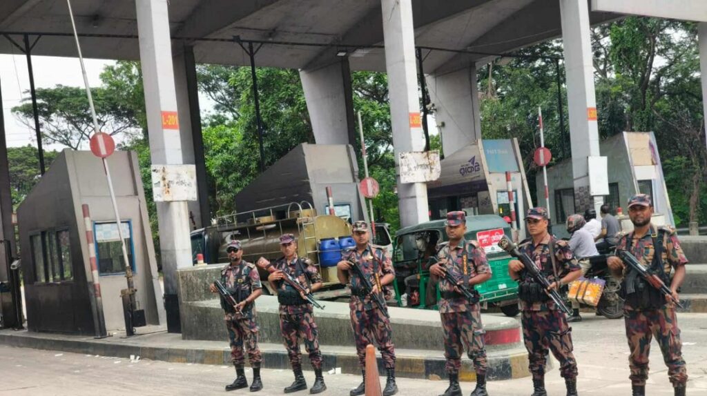 টোল প্লাজা ও মহাসড়কে বাড়তি নিরাপত্তায় বিজিবি মোতায়েন