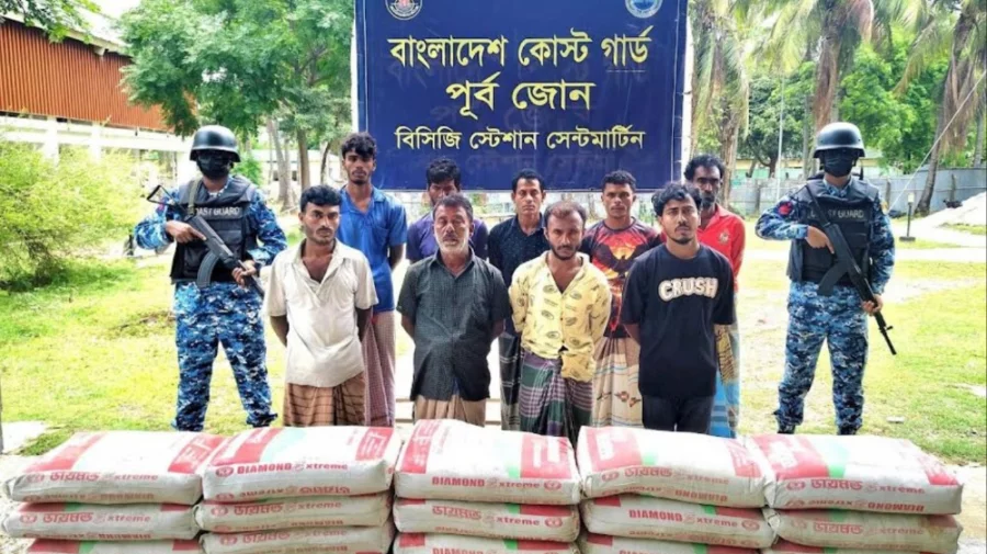 মিয়ানমারে পাচারকালে ৩৫৫ বস্তা সিমেন্টসহ ৯ জন আটক