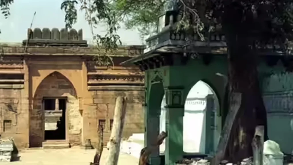 ভারতে মসজিদকে মন্দিরে রূপান্তর, সুপ্রিম কোর্টে মুসলিমদের চ্যালেঞ্জ