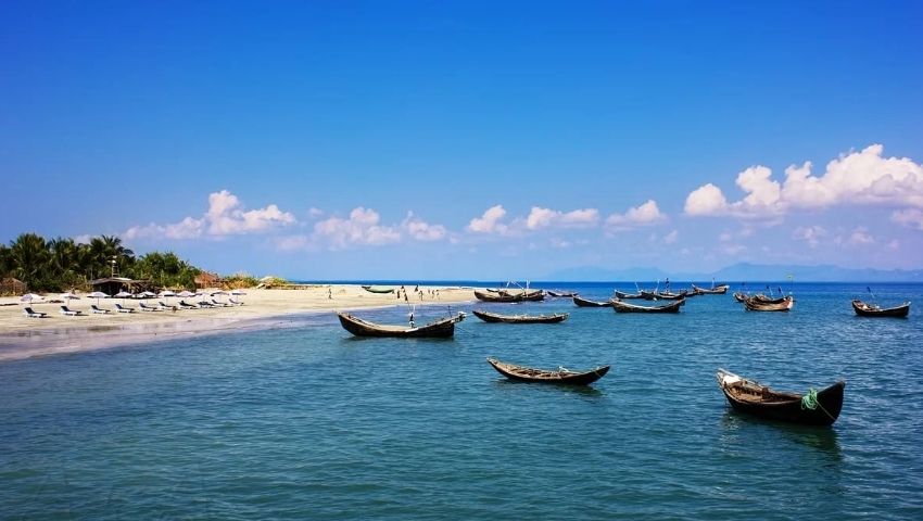 সেন্টমার্টিন ও টেকনাফে কোস্টগার্ডের পৃথক অভিযানে আটক ১৩, উদ্ধার মাদক ও পাচারপণ্য