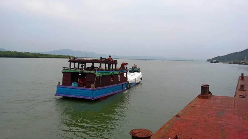 এক বছর পর টেকনাফ-মিয়ানমার সীমান্ত বাণিজ্যে গতি, রপ্তানি হলো ৬৫ টন আলু